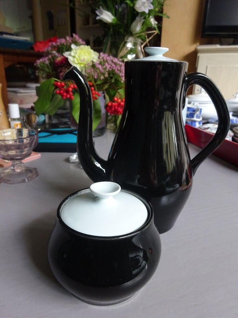 Zweitse Landheer- Goedewaagen: 3 delig Mokka servies 1954, Antiek en Kunst, Ophalen