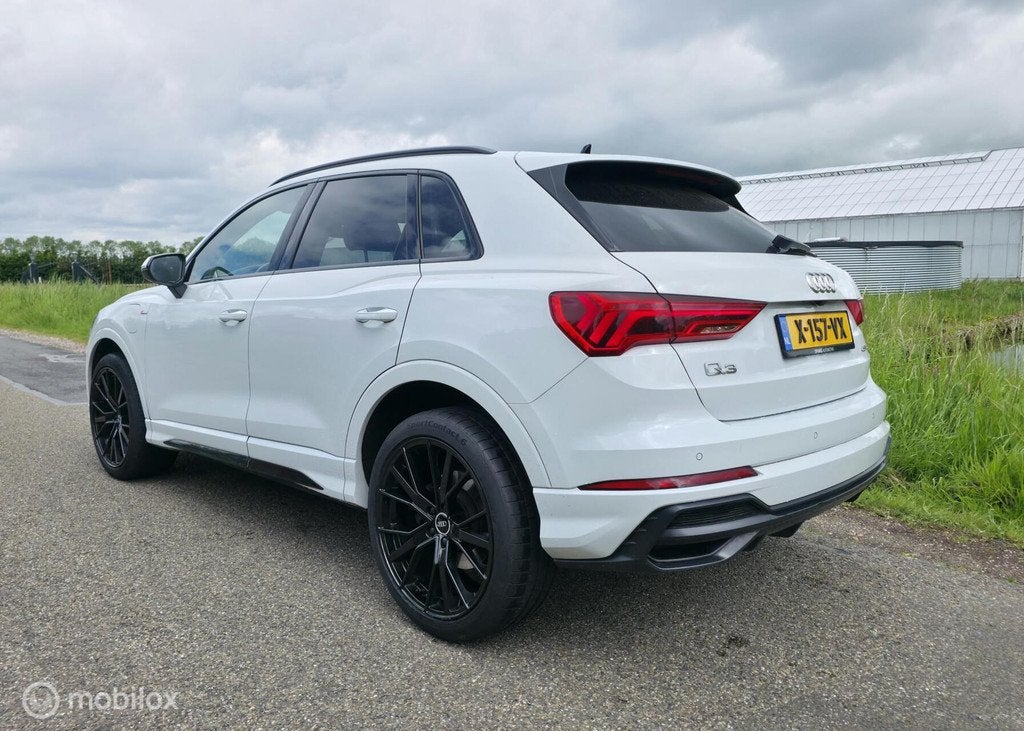 Audi Q3 45 TFSI e S-Line / Navi / Leder / Stoelv / Virtual, Gebruikt, 150 pk, Wit, Hybride Elektrisch/Benzine