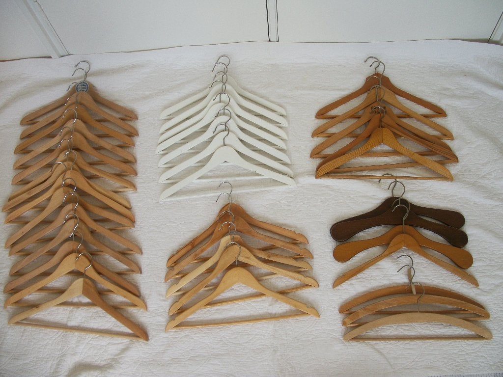 38 Houten Kledinghangers - Kleding Hangers Blank - zgan p.st, Ophalen of Verzenden, Zo goed als nieuw, Hout, Volwassenen