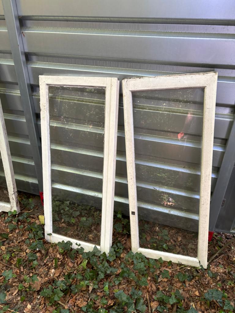 Gratis op te halen deur met kozijn en draaidelen hout, Ophalen, Zo goed als nieuw, Minder dan 80 cm, Gevelraam of Ruit