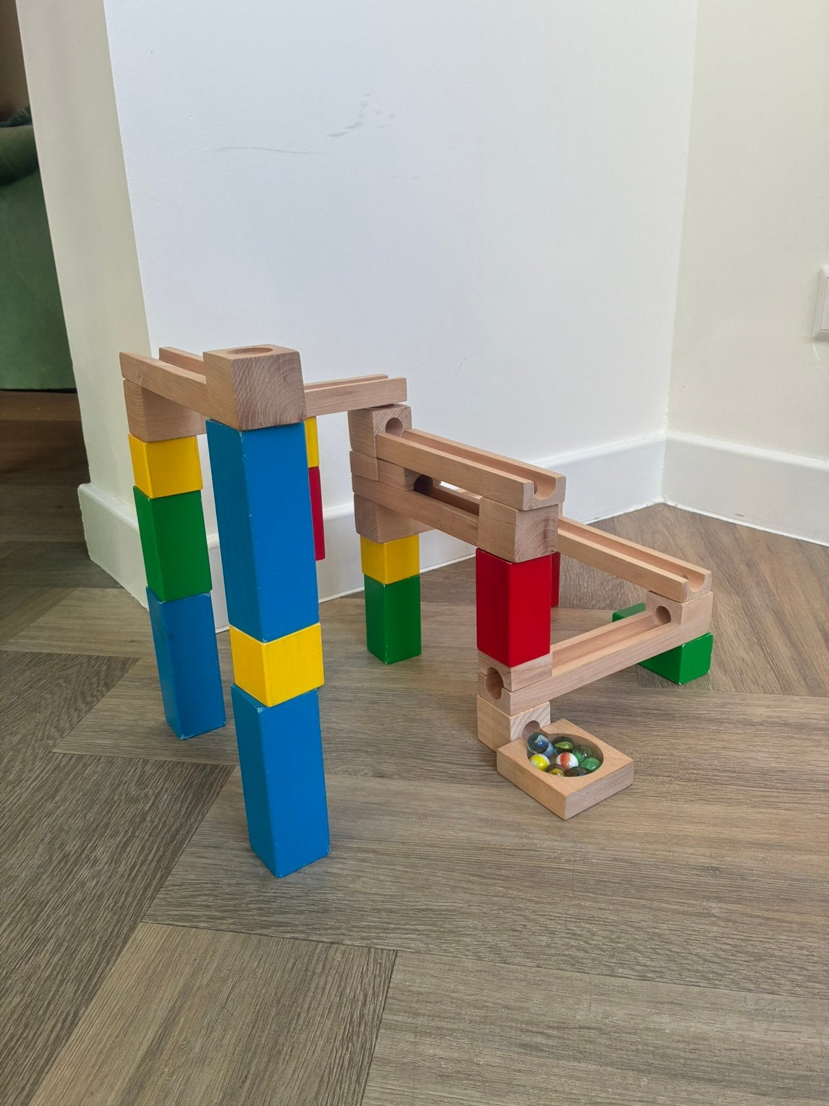Mooie houten knikkerbaan, Kinderen en Baby's, Ophalen, Zo goed als nieuw