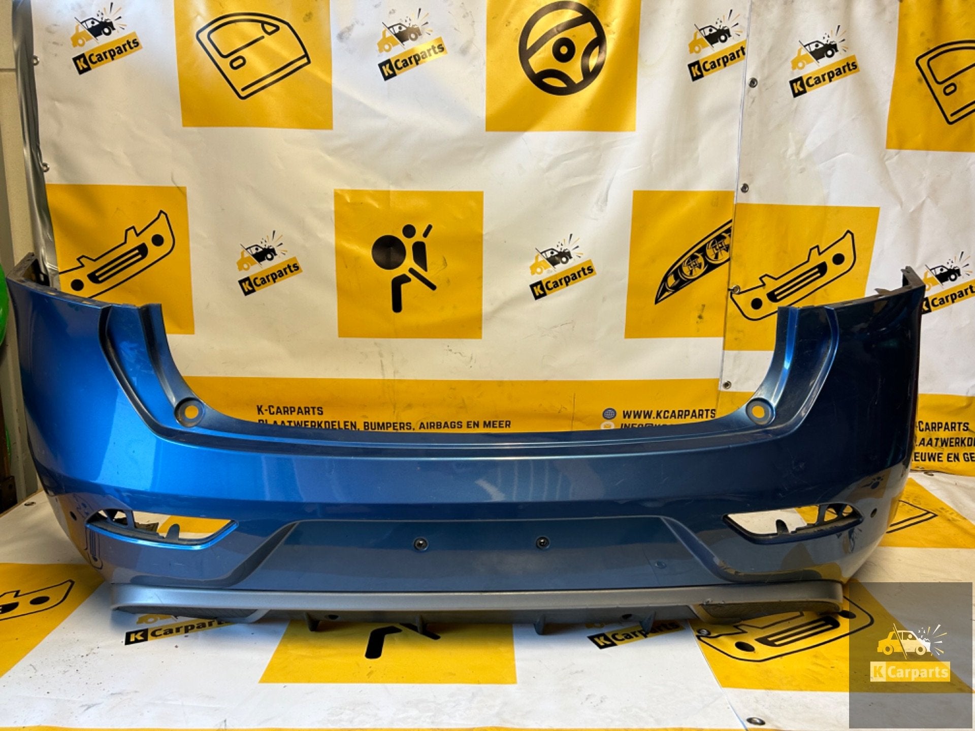 Volvo V40 R-Design Achterbumper Bumper 4xPDC Origineel!, Gebruikt, Gunnar Engellaus vag 8
405 31  Gothenburg, SE, Info@volvocars.com