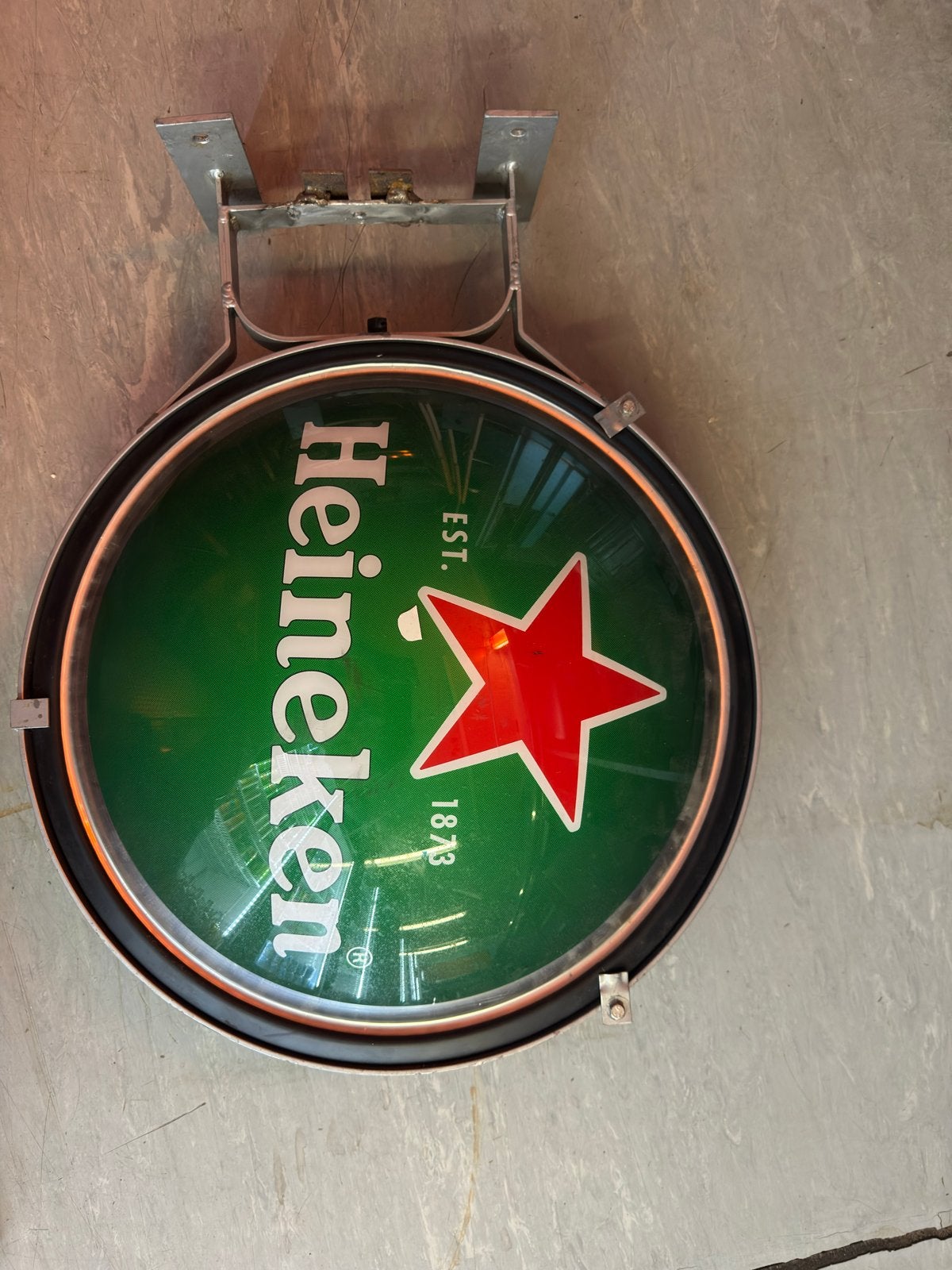 Origineel Heineken rond reclamebord - Café Eye Catcher, Verzamelen, Ophalen of Verzenden, Gebruikt, Reclamebord