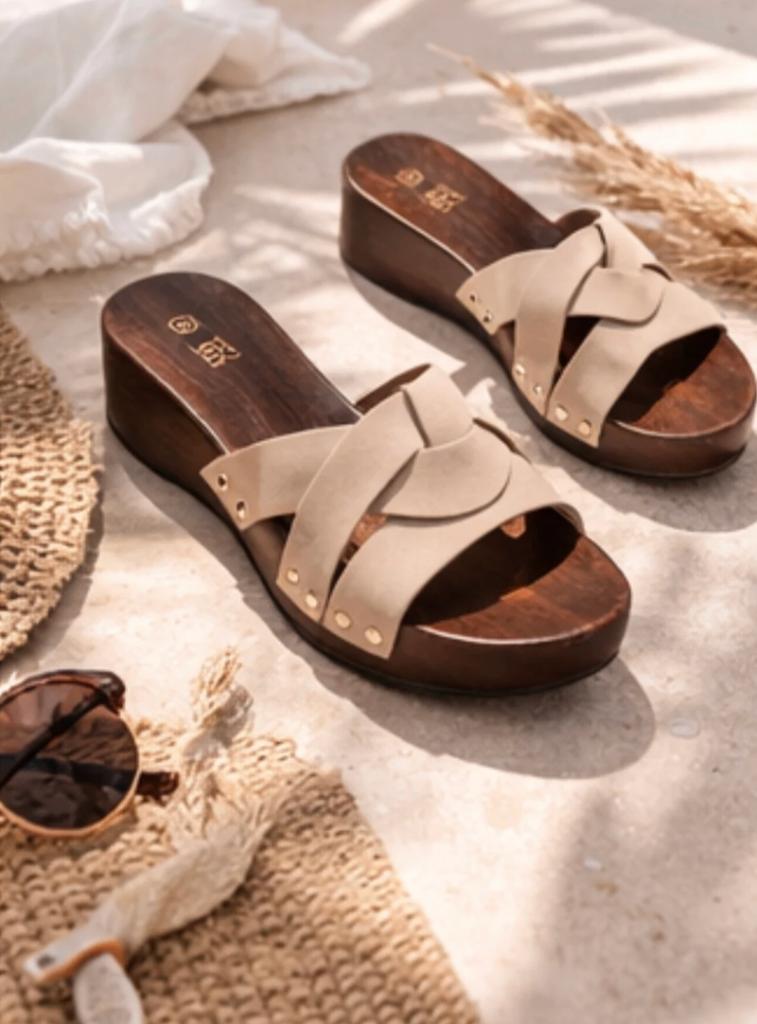 Beige Slippers Woody Maat 41, Slippers, Beige, Nieuw, Ophalen of Verzenden