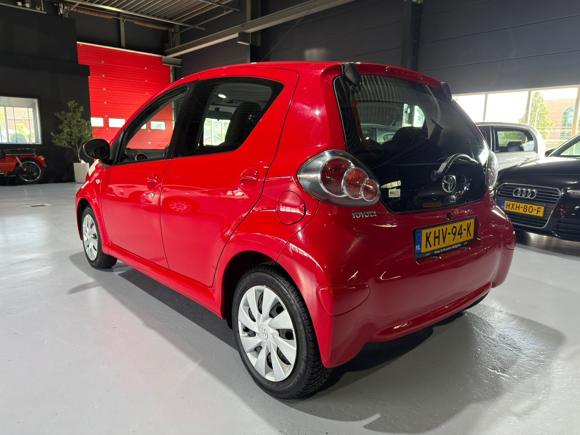 Toyota Aygo 1.0 VVT-i Aspiration Dealer onderhouden|Navigati, Auto's, Toyota, Voorwielaandrijving, Euro 5, Stof, Gebruikt
