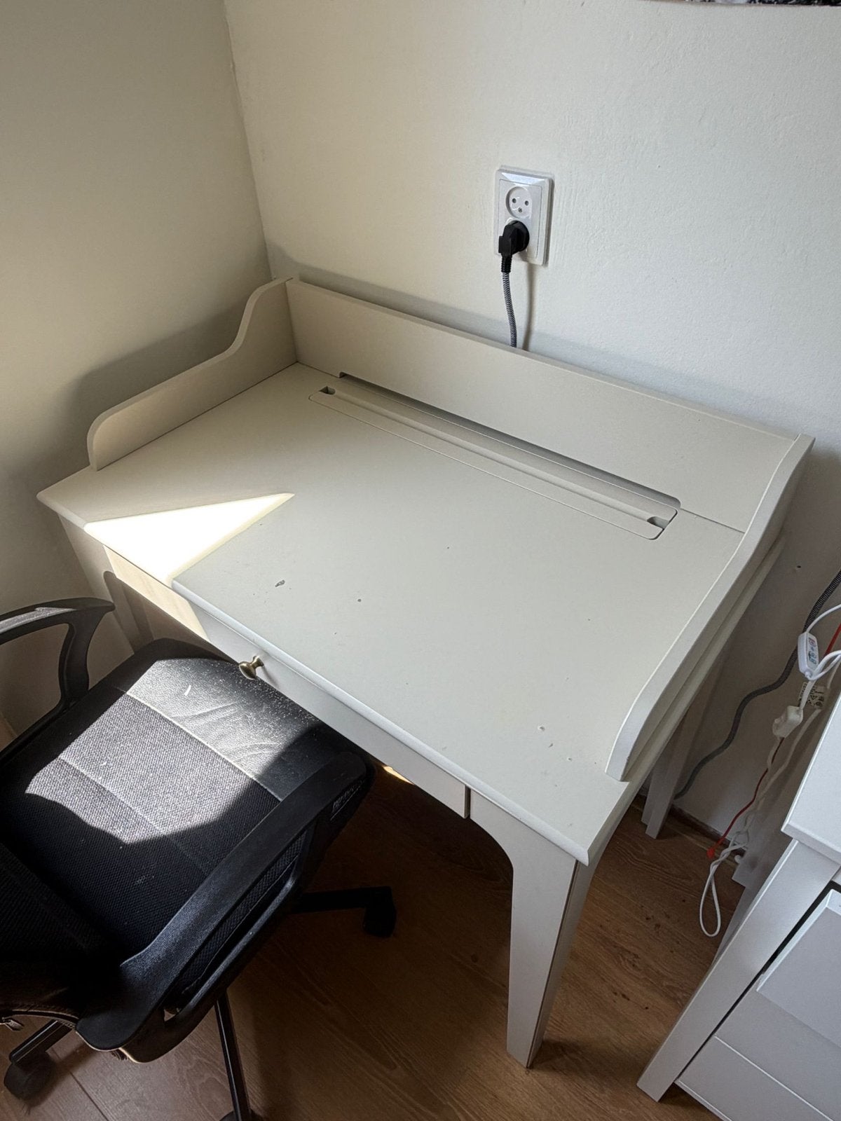 IKEA Lommarp Bureau 90x54 lichtbeige - moet weg voor 25 juli, Ophalen, Opbergruimte, Scandinavisch, Hout