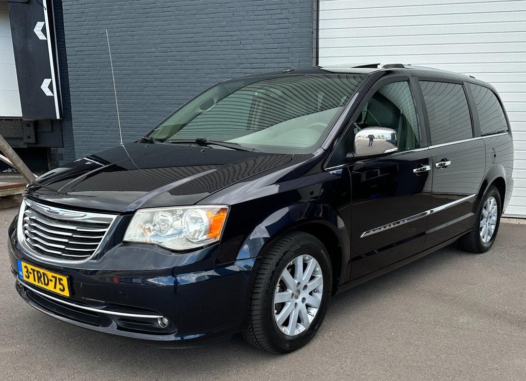 Chrysler Town & Country 3.6 V6 AUTO/ELEKTRISCHEDEUR/VOLLEDER, Auto's, Chrysler, Euro 5, 450 kg, Gebruikt, Blauw