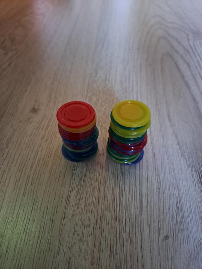 Spelfiches gekleurde fiches hulpmiddelen spelletjes, Ophalen of Verzenden, Gebruikt