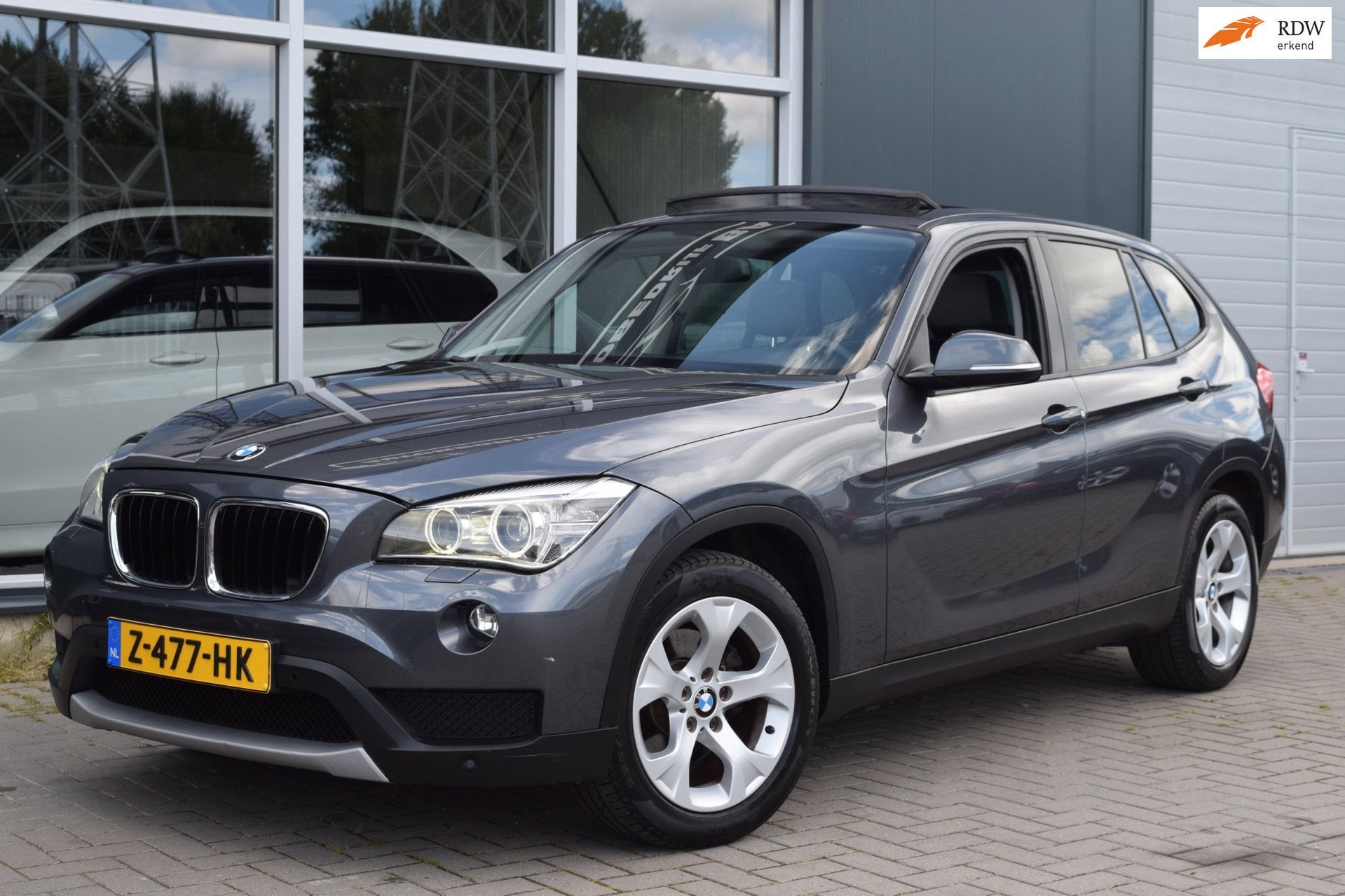 BMW X1 XDrive20i High Executive | Automaat | Pano | APK 8-20, Auto's, Stof, Gebruikt, 4 cilinders, 2000 kg