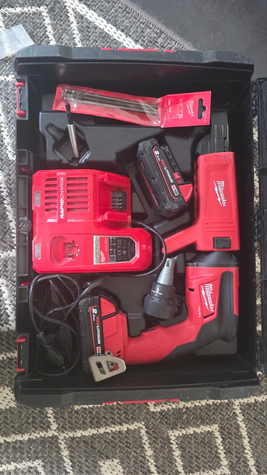 Milwaukee FUEL M18 FSG Schroefmachine Set met Accu's en Lade, Ophalen, Variabele snelheid, Minder dan 400 watt, Zo goed als nieuw