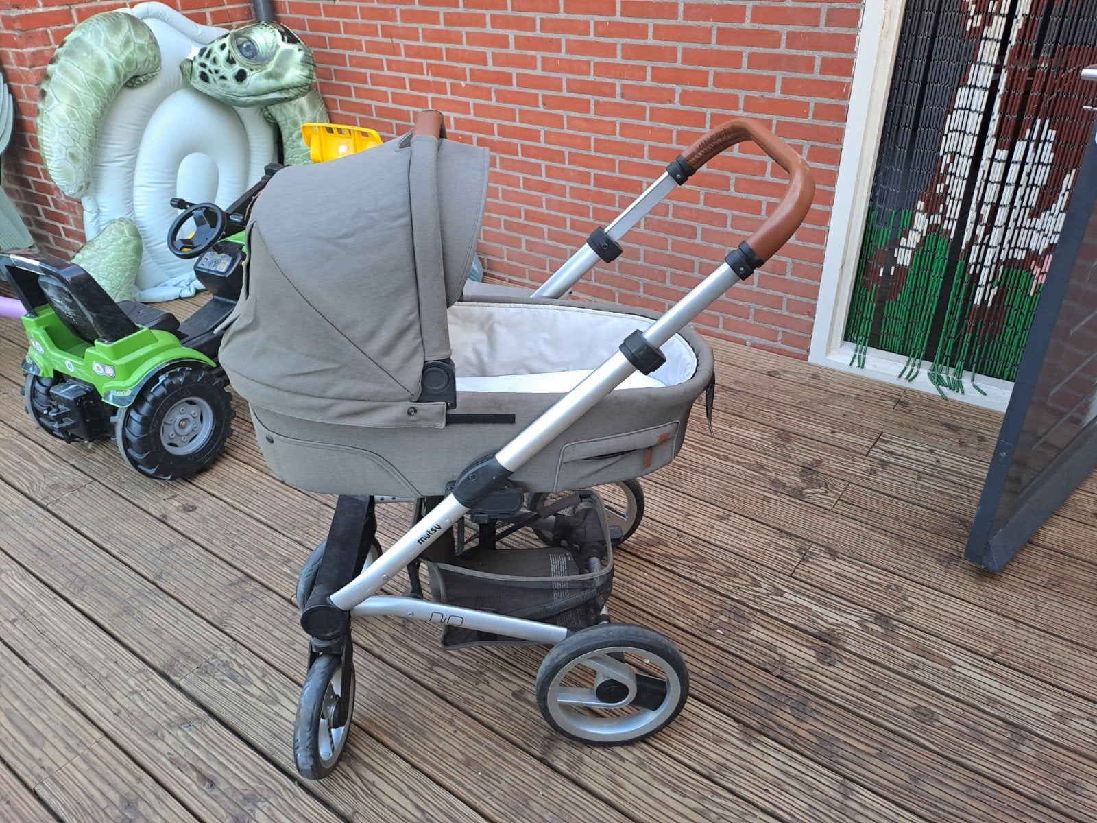 Mutsy Nio combiwagen met reiswieg en zitje, Ophalen