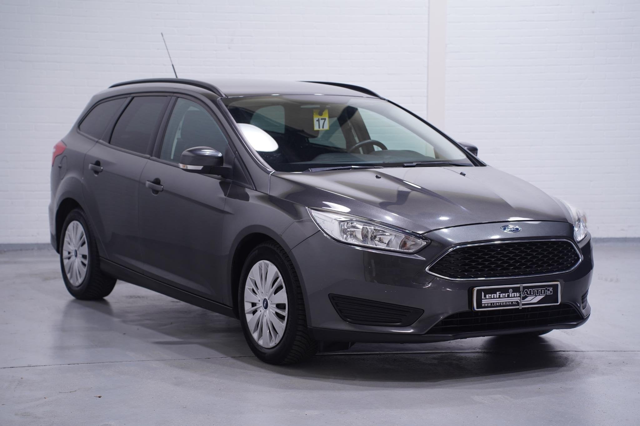 Ford Focus Wagon 1.0 Trend Airco Stoel- en stuurverwarming P, Gebruikt, Handgeschakeld, 1216 kg, 3 cilinders