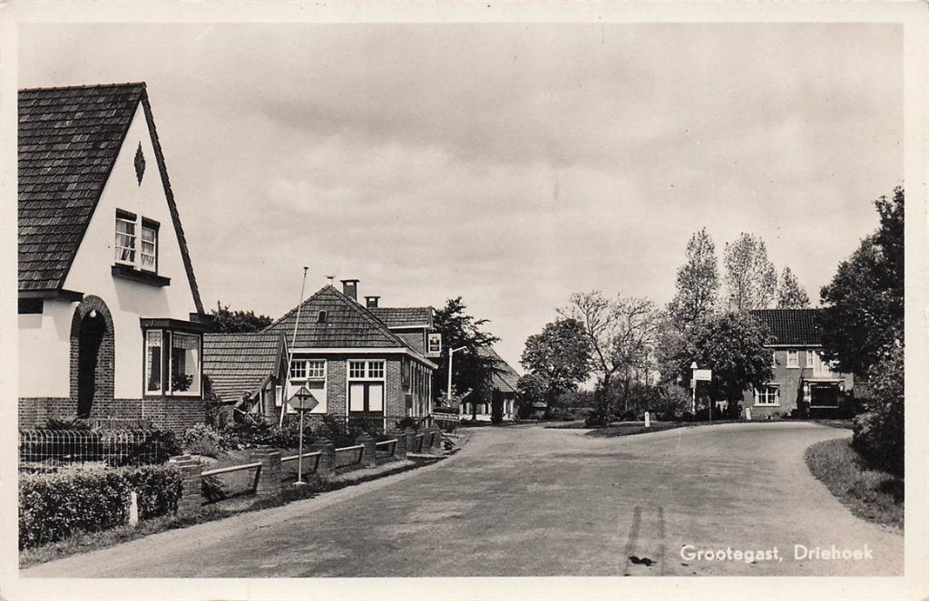 702-389-053 Grootegast Driehoek, Verzamelen, Ansichtkaarten | Nederland, Verzenden, Voor 1920, Groningen