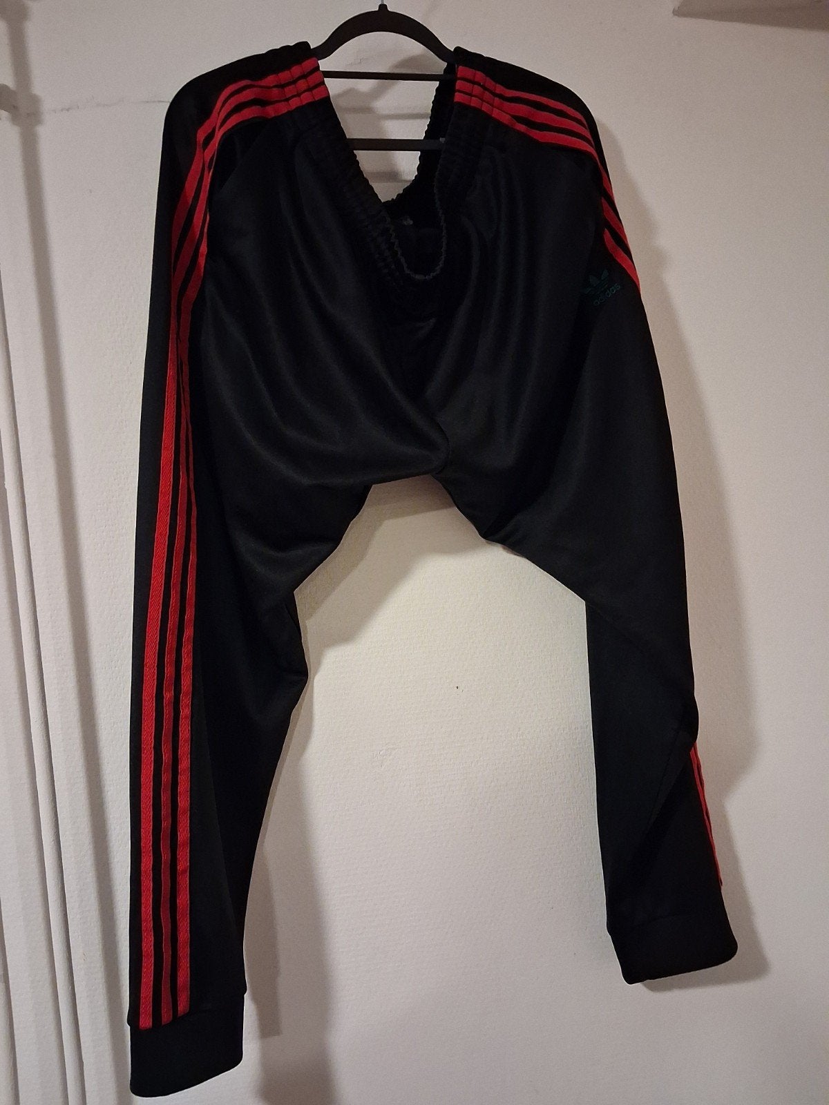 ZWARTE HEREN TRAININGSBROEK ADIDAS 2XL, Kleding | Dames, Grote Maten, Zwart, Gedragen, Broek of Spijkerbroek, Verzenden