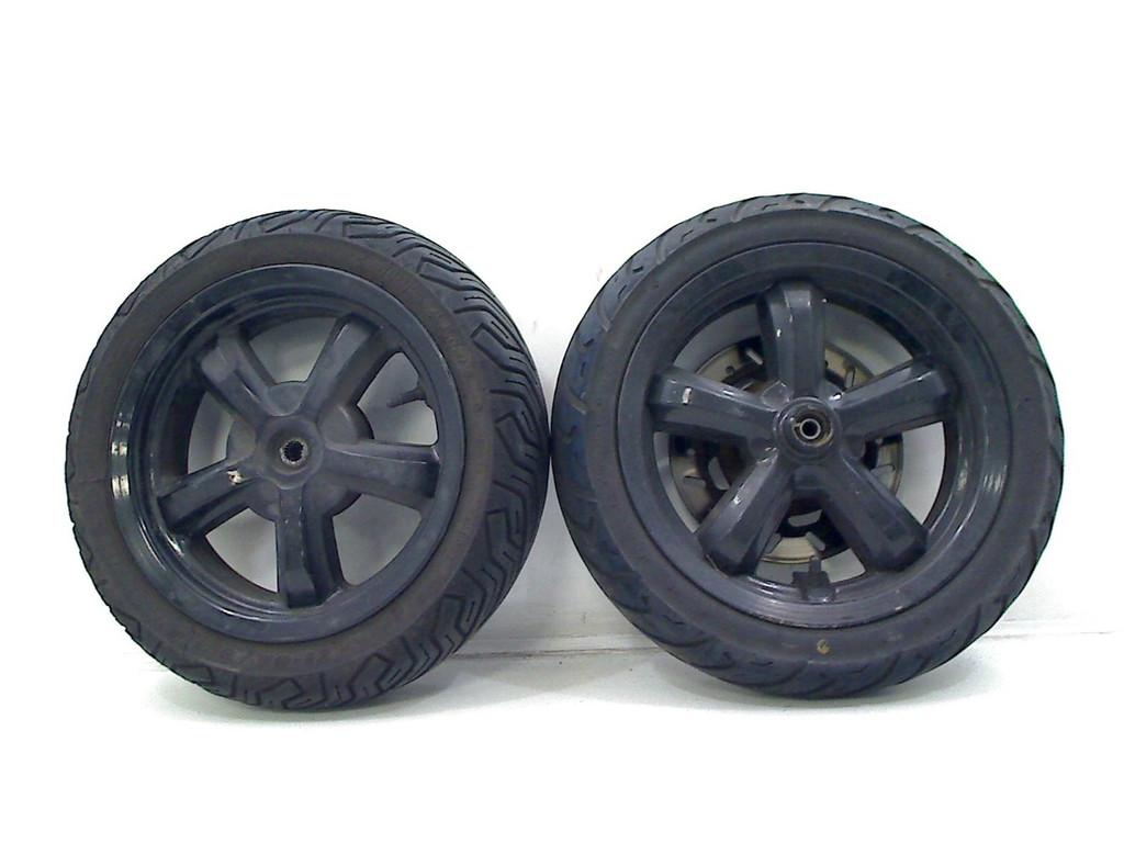 VELGENSET Sym Fiddle 4 50 4T E5 2021-2024 (01-2021/12-2024), Gebruikt, P.J. Troelstraweg 8 8
3144 CX  MAASSLUIS, NL, Info@cama-motorparts.nl