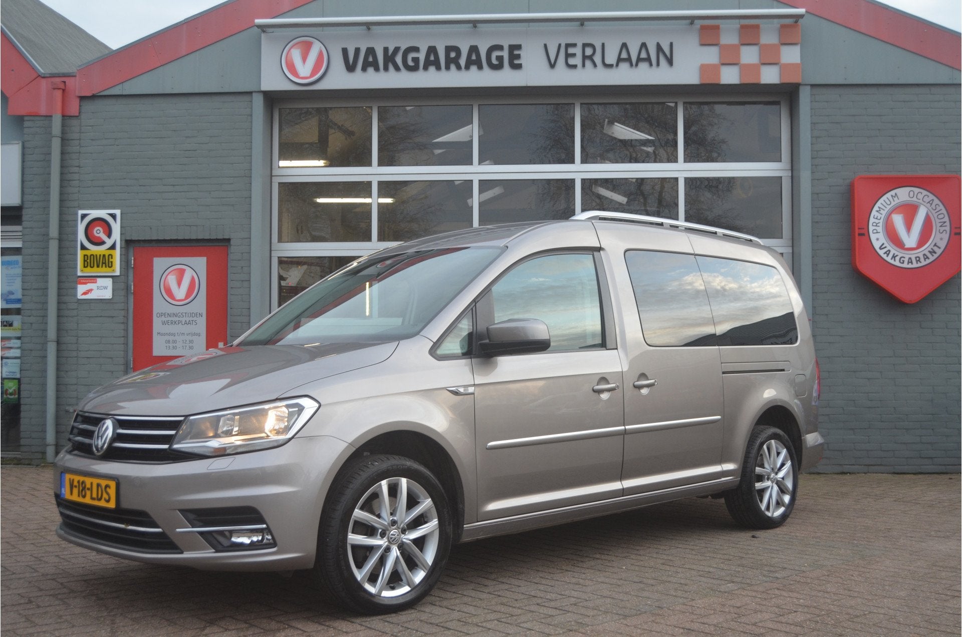 Volkswagen Caddy 1.4 TSI L2H1 5 persoons Maxi Highline gar., Auto's, 12 maanden, Gebruikt, 4 cilinders, Handgeschakeld