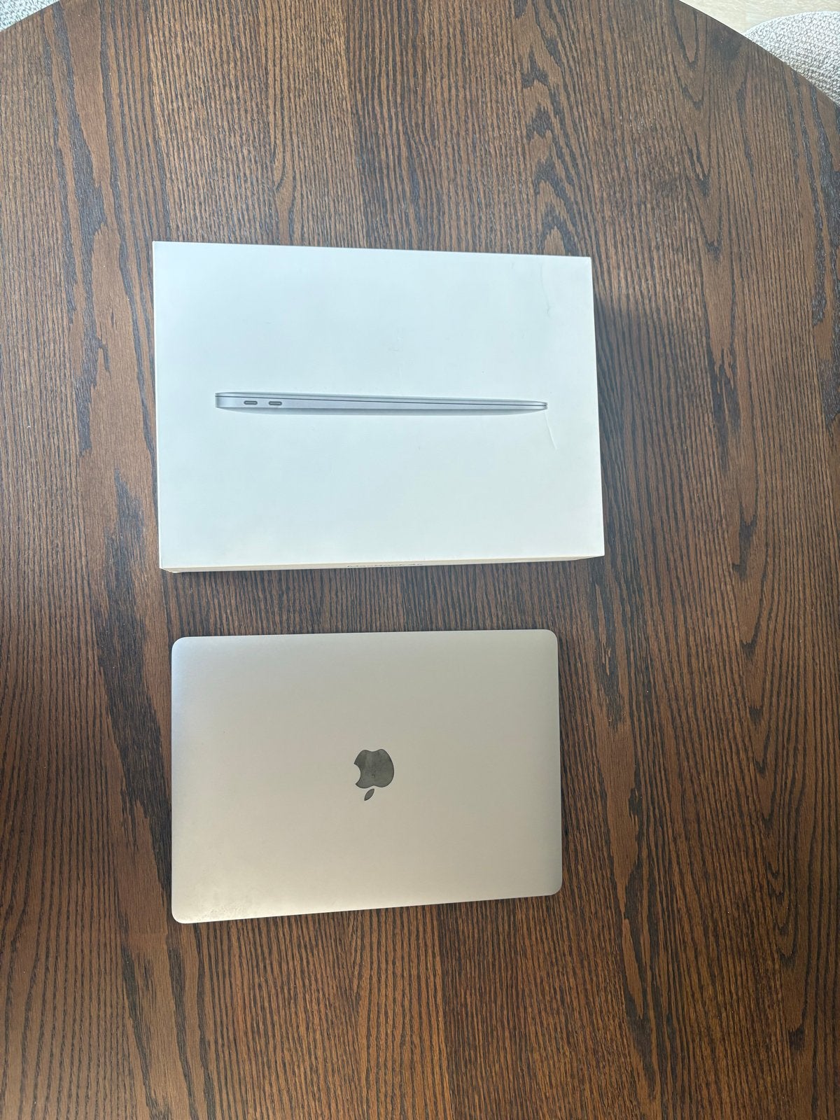 Foto 2 van MacBook Air 2020 - 256GB SSD