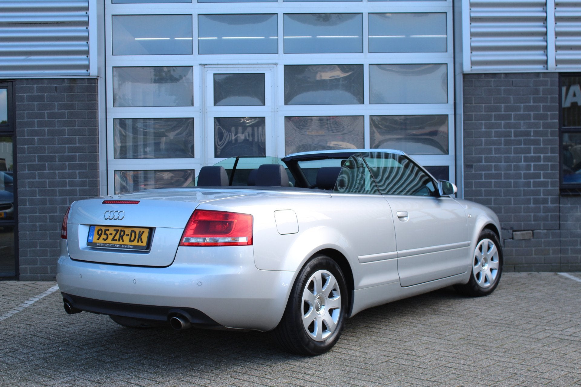 Audi A4 Cabriolet 2.0 TFSI Advance / Automaat / Leer / Young, Auto's, Gebruikt, Huisgarantie, 4 stoelen, A4
