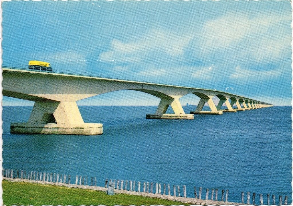 Oosterschelde Brug  Met een lengte van 5 km., Verzamelen, Ophalen of Verzenden, Gelopen, Zeeland