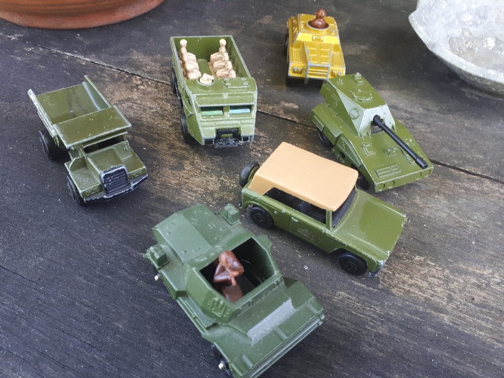 Militaire voertuigen 6 stuks samen Matchbox Corgi Tank Jeep, Ophalen of Verzenden, Nieuw, Auto