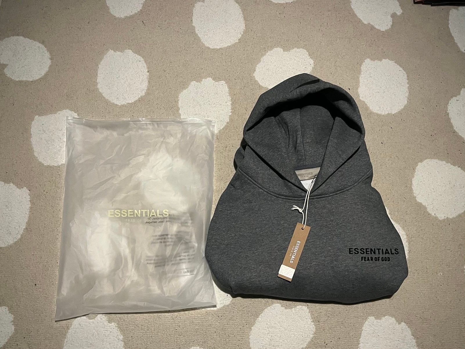 Essentials trui/ hoodie, Verzenden, Zo goed als nieuw, Maat 48/50 (M), Zwart