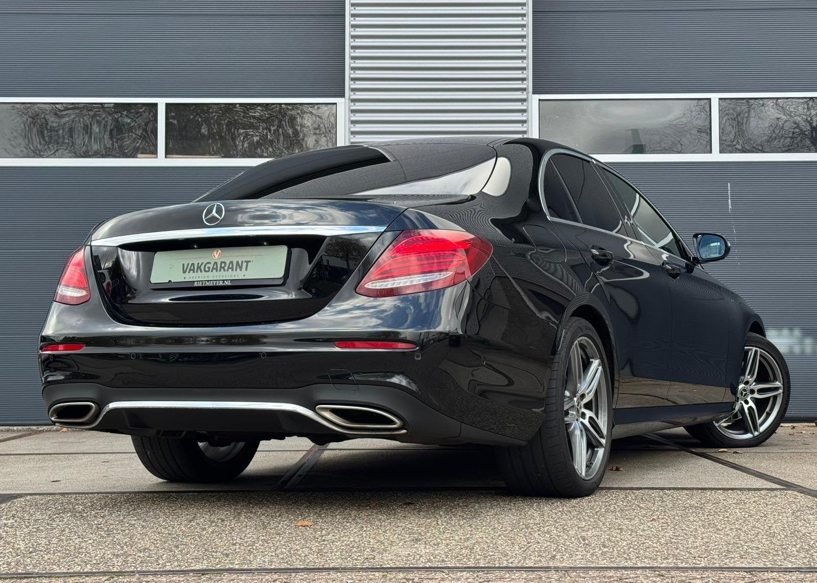 Mercedes-Benz E-klasse 200 Premium Plus |Burmester |Pano |Sf, Automaat, Gebruikt, 4 cilinders, Met garantie (alle)