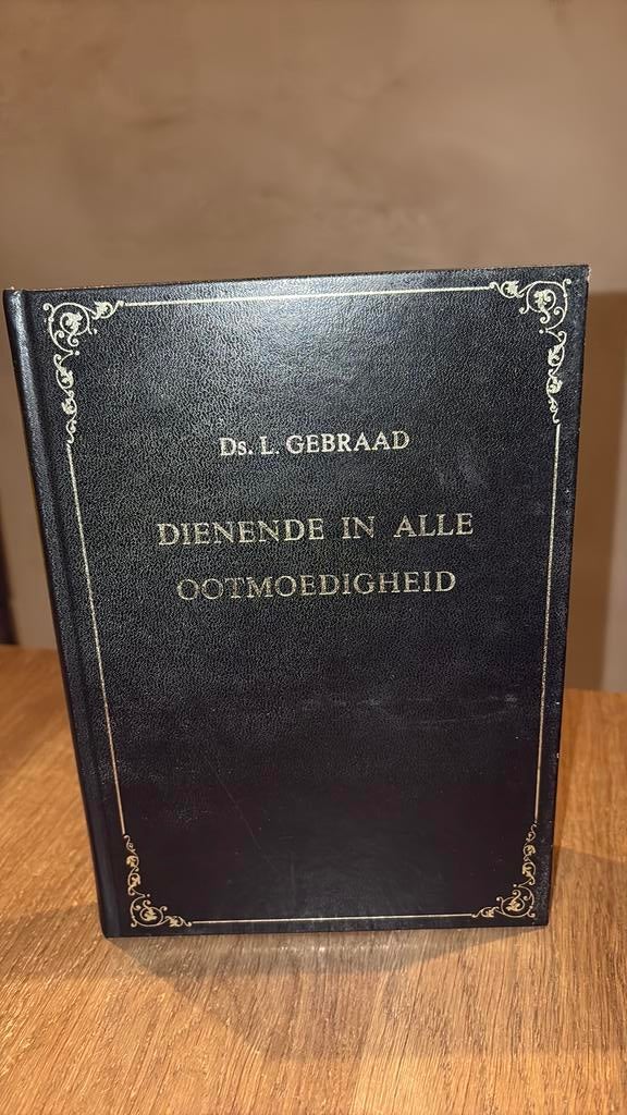 KR-1 Ds L Gebraad. Dienende in alle ootmoedigheid, Boeken, Godsdienst en Theologie, Ophalen of Verzenden, Gelezen