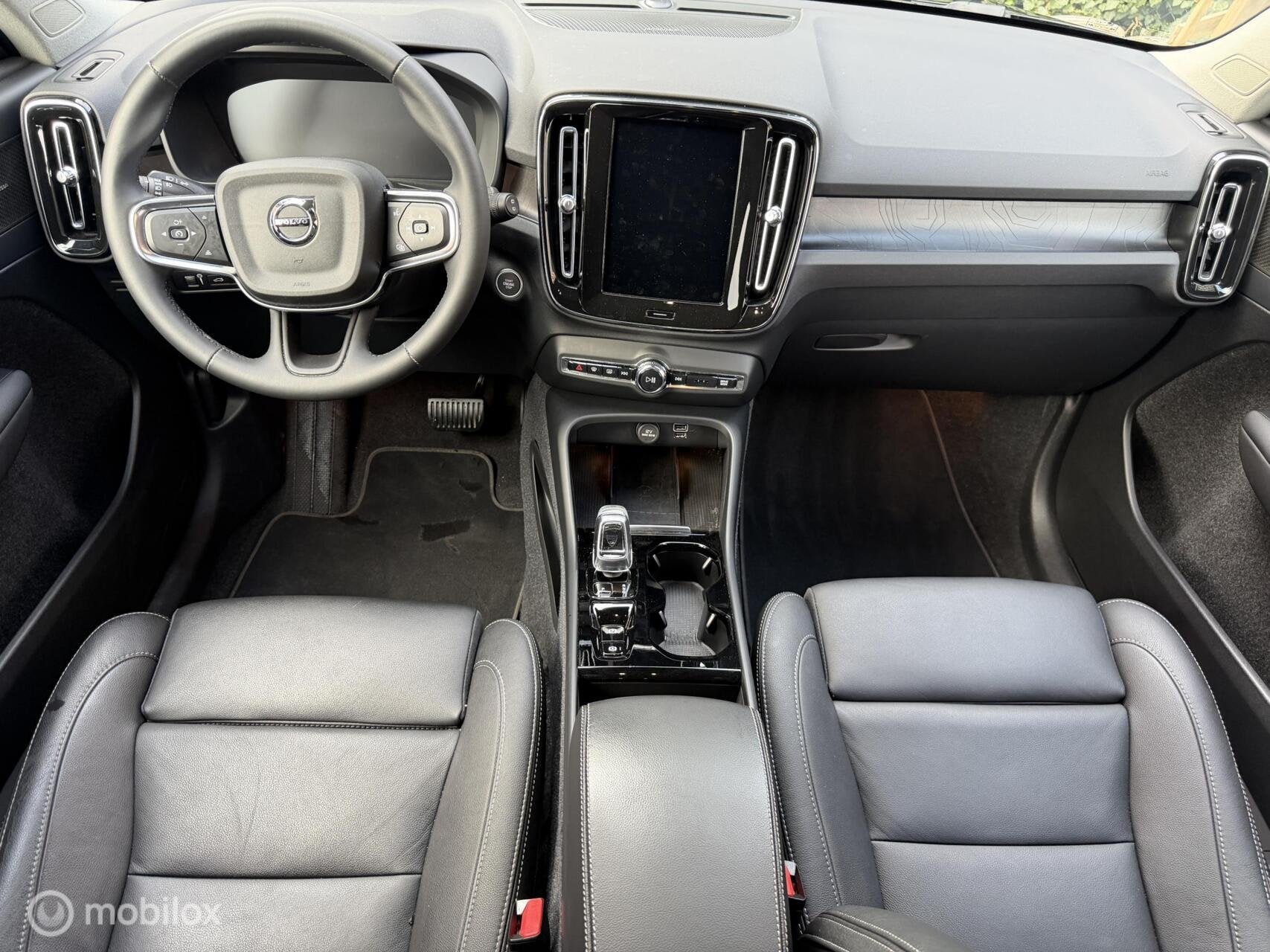 Volvo XC40 1.5 T4 Plug-in hybrid Plus Bright LEER / 1E EIGEN, Auto's, Zwart, Leder, Bedrijf, Hybride Elektrisch/Benzine