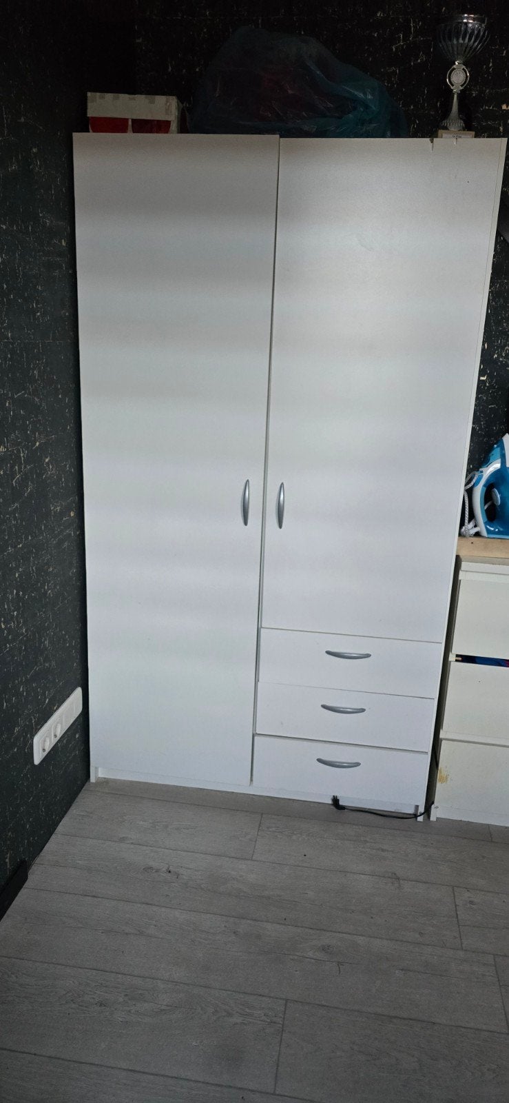 gratis kast, Huis en Inrichting, Kasten | Kledingkasten, Ophalen, Gebruikt, 50 tot 100 cm, 150 tot 200 cm