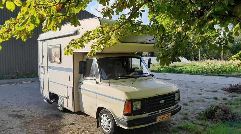 Ford Transit MK2 camper 1984, BELASTINGVRIJ, diesel., Chemisch toilet, Alkoof, Ford, Treinzit