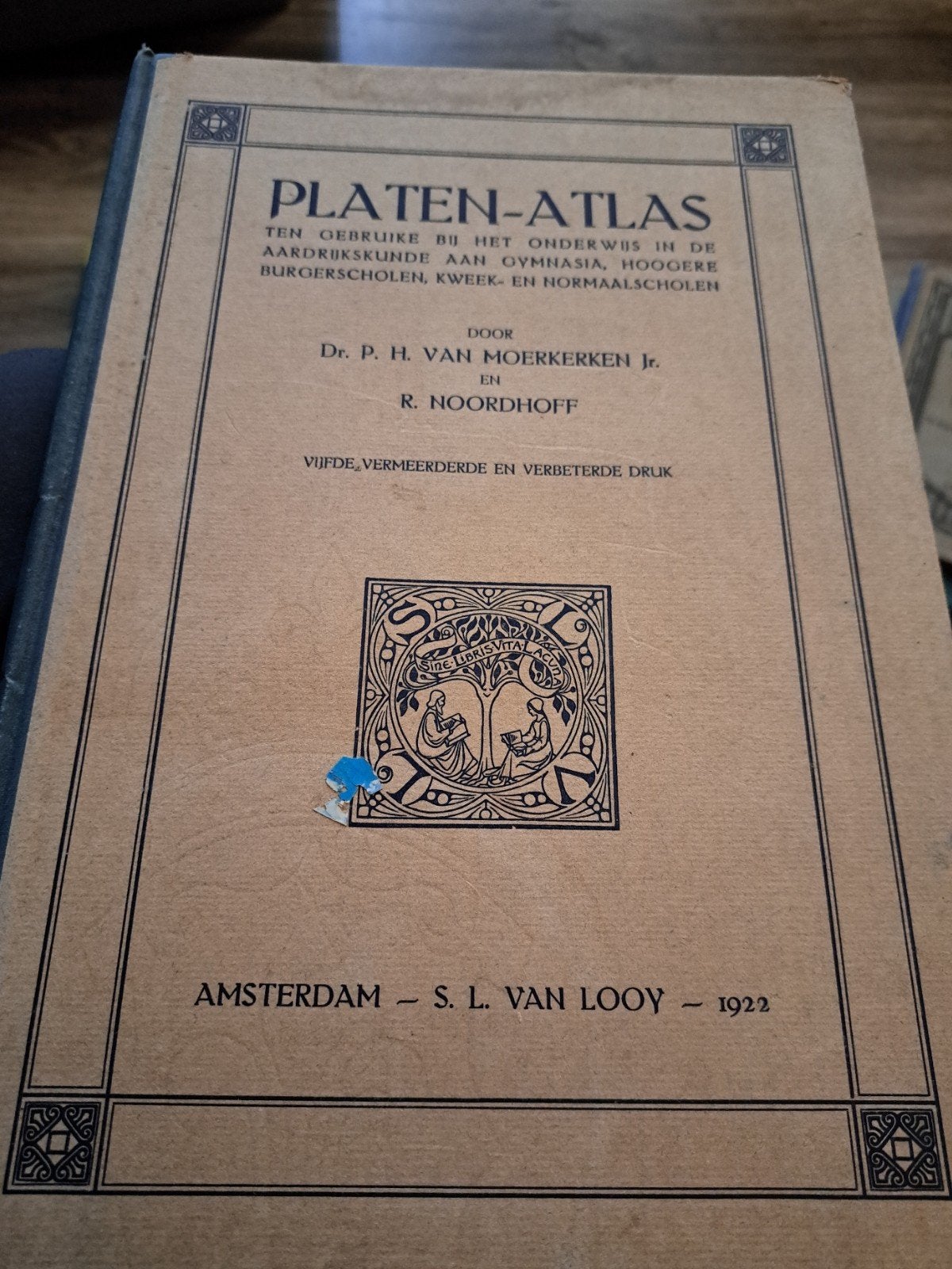 Plaatjesatlas  1922 - Dr. P.H. van Moerkerken J, Boeken, Gelezen, Overige atlassen, Dr. P. H. van Moerkerken Jr. en R. Noordhoff