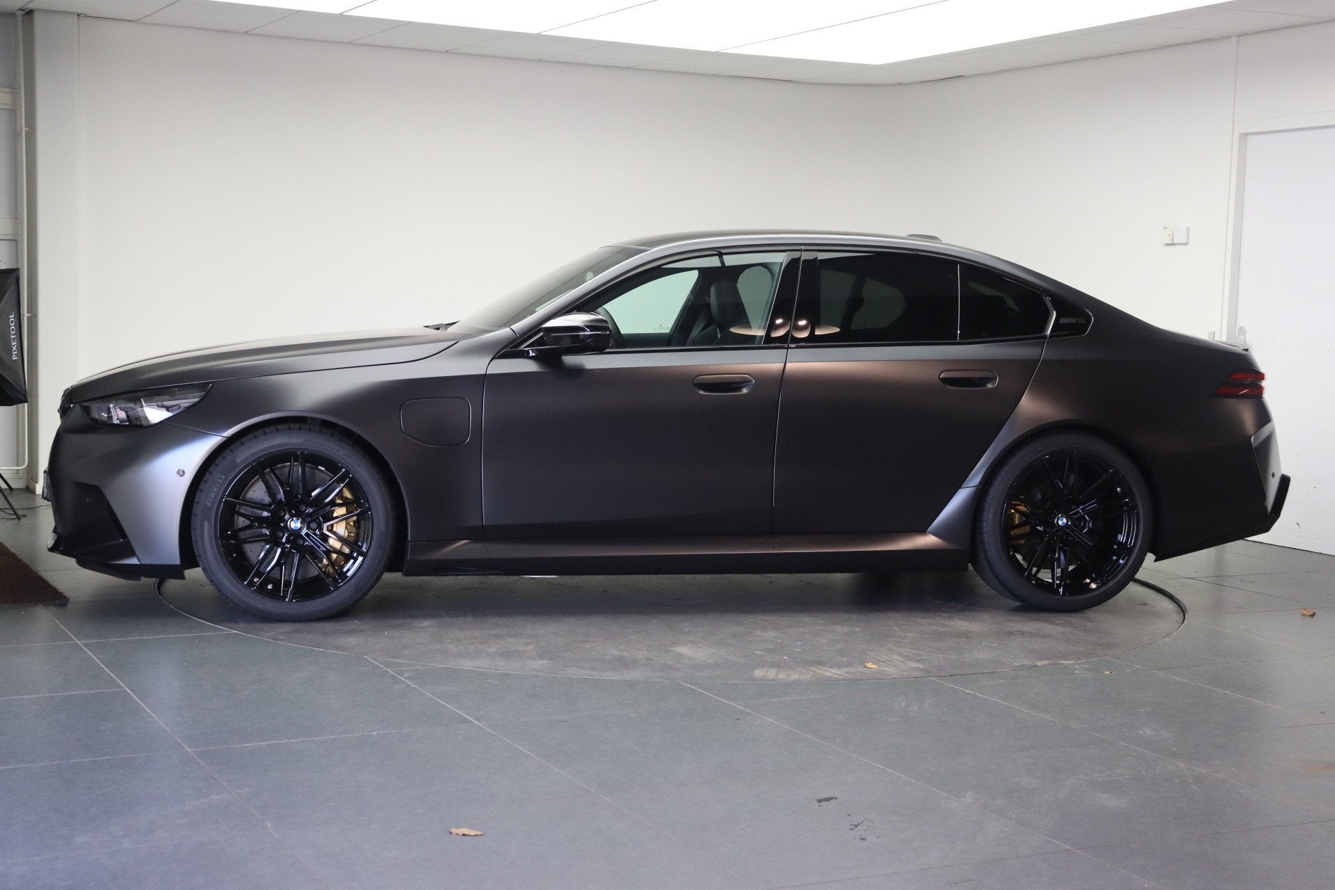 BMW 5 Serie M5 Automaat / M Drive Professional / Panoramadak, Auto's, 4395 cc, Leder, Hybride Elektrisch/Benzine, Sedan