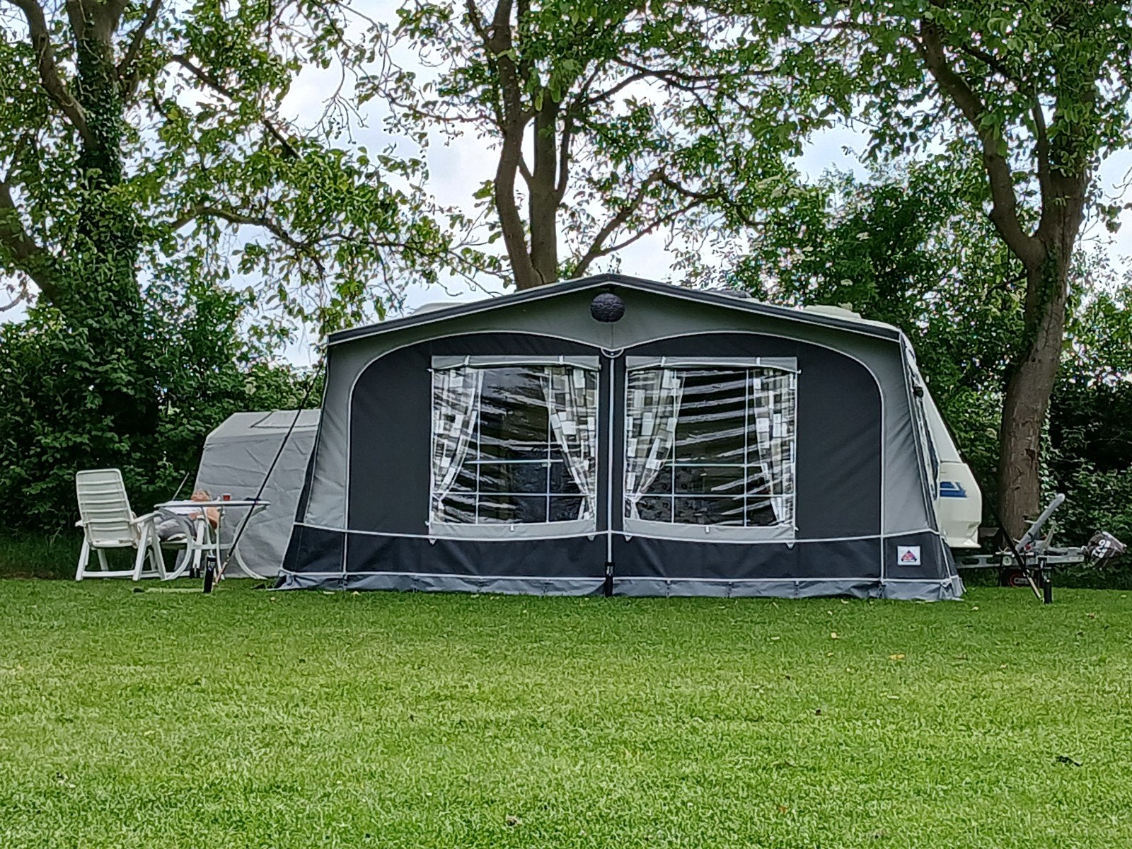 Complete Hobby 440 1995 - Klaar voor vakantie met voortent, Rondzit, Hobby, Frans bed, 750 - 1000 kg