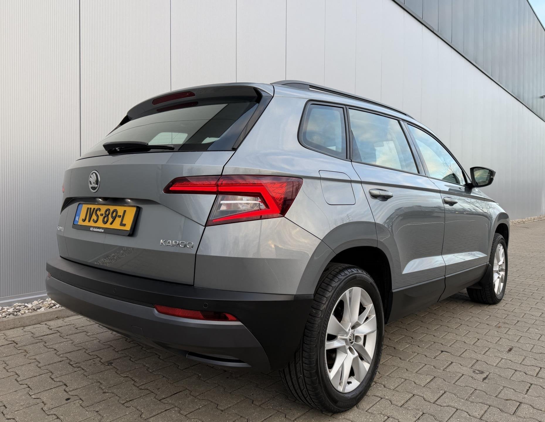 Skoda KAROQ 1.0 TSI Style 116PK Automaat | ACC | Camera |, Auto's, Stof, Gebruikt, 1261 kg, 116 pk