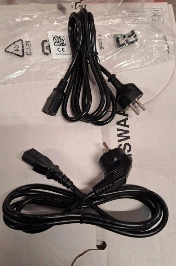 100x Nieuwe Netsnoeren Schuk o – IEC C13 (Computerkabels), Ophalen of Verzenden, Nieuw
