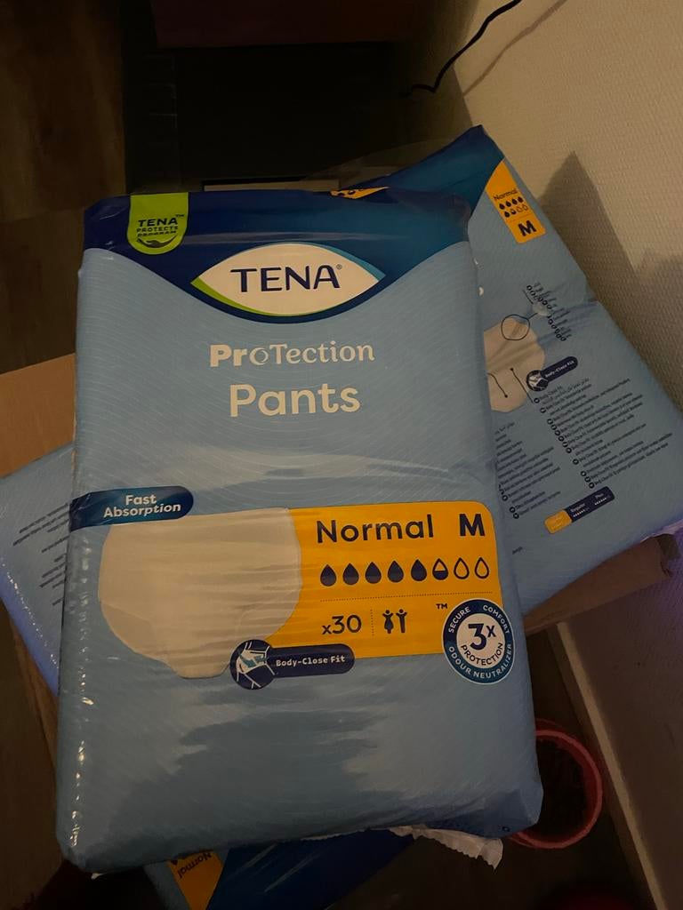 Tena incontinentie broekjes maat M, Diversen, Verpleegmiddelen, Ophalen, Nieuw