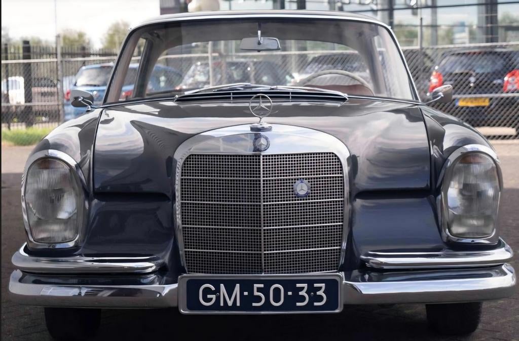 Mercedes-Benz 220SE b Heckflosse Coupé Hochkühler W111 1964, 121 pk, Achterwielaandrijving, 1404 kg, Handgeschakeld