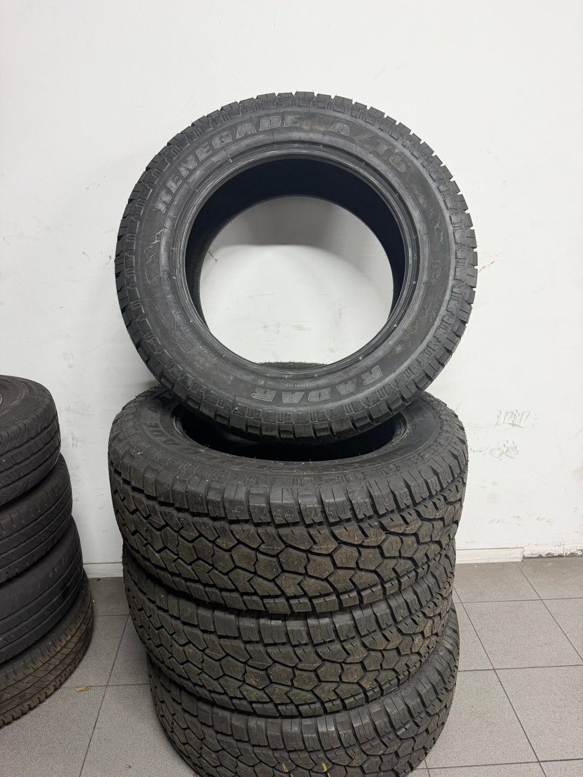Radar Renegade banden splinternieuw. A/ AT5 37 x 12.50R22LT, Auto-onderdelen, Overig, Overige, Overige, Nieuw
