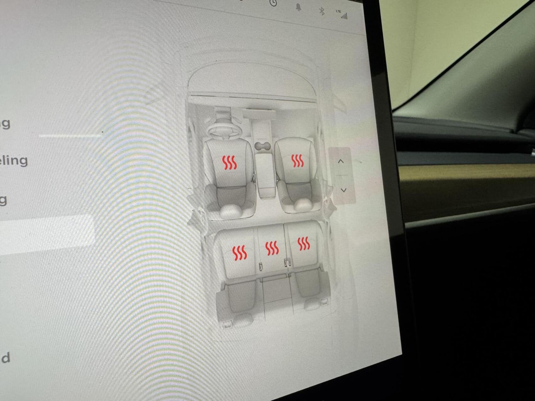 Foto 42 van Tesla Model Y RWD 58 kWh 92% SOH Black Edition Trekhaak FSD