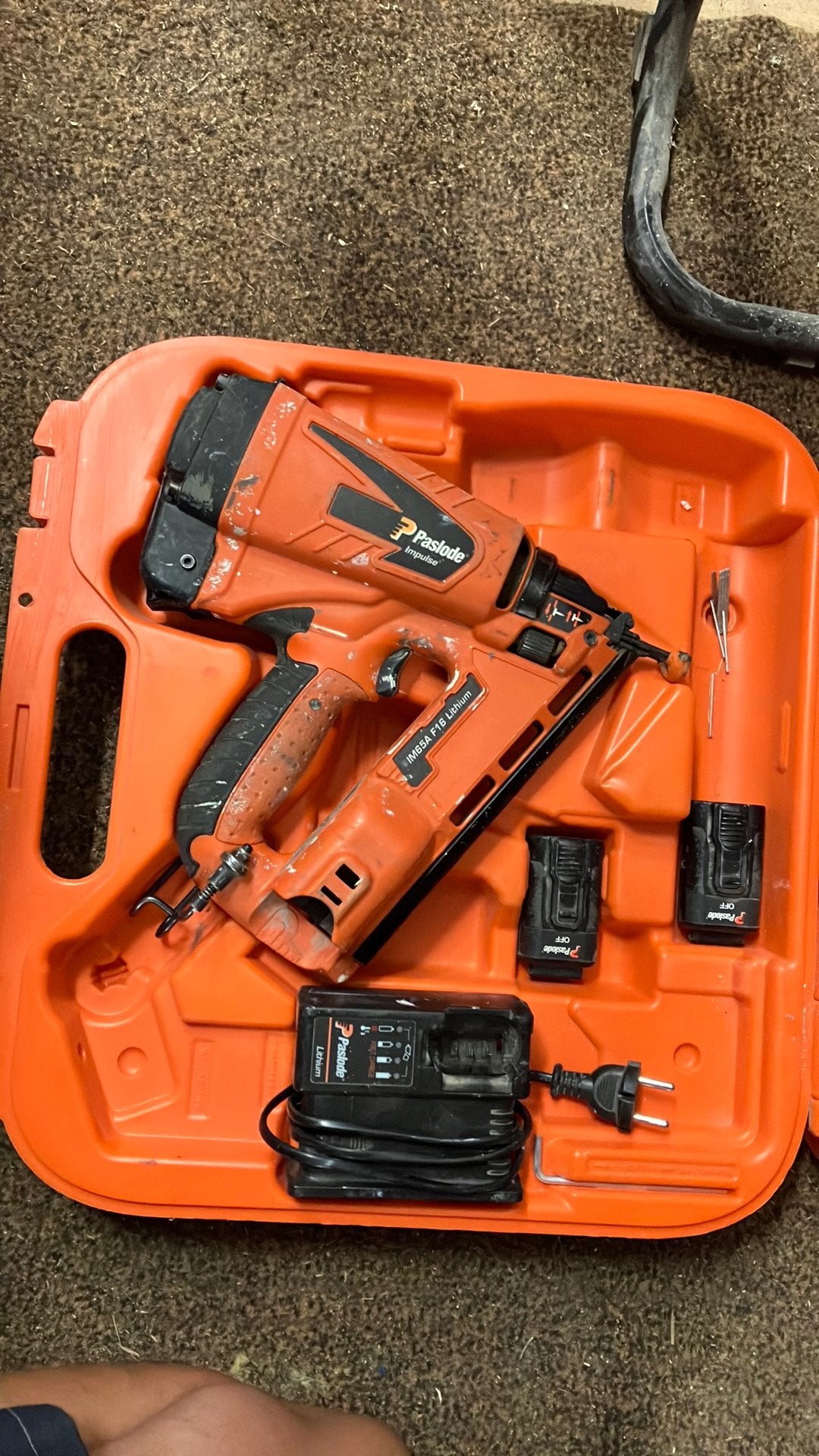 Paslode IM65 F16 Lithium Gas Tackernailer met toebehoren, Doe-het-zelf en Verbouw, Ophalen of Verzenden, Gebruikt, Tacker/nietmachine
