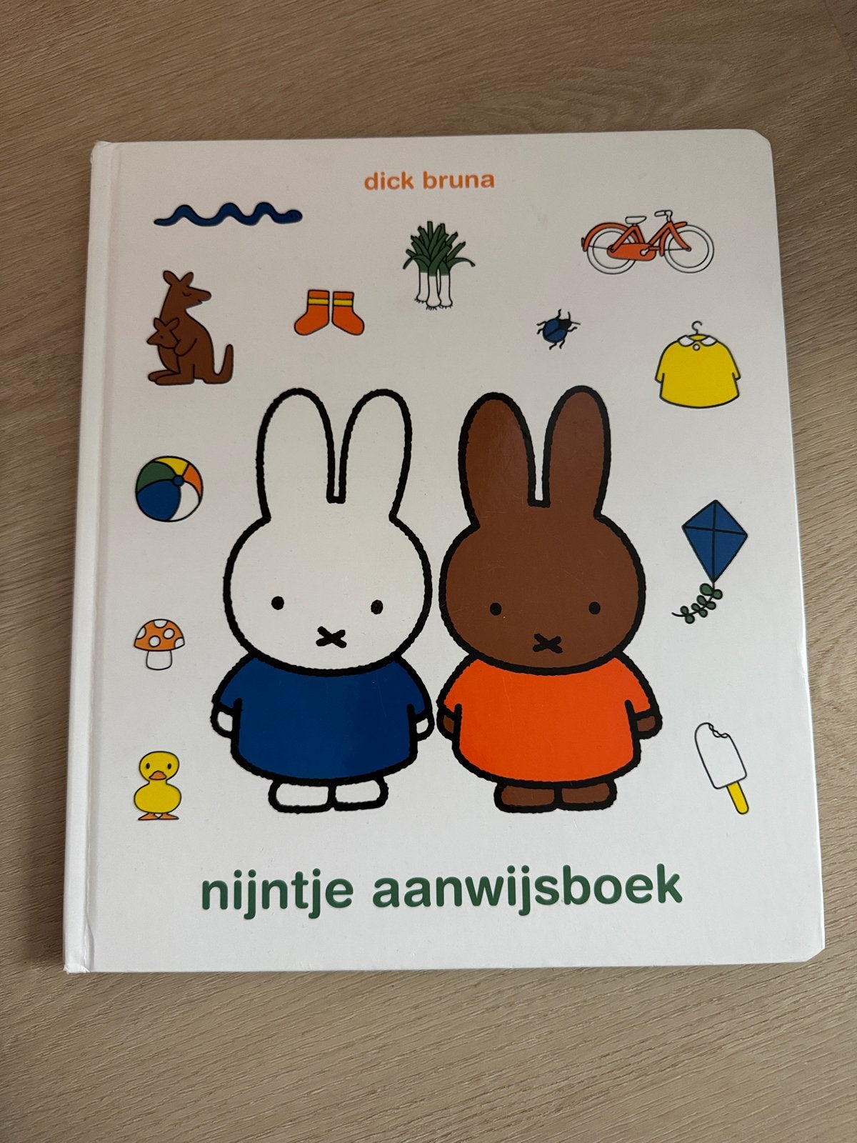 Nijntje aanwijsboek - dick bruna, Ophalen of Verzenden, Gelezen
