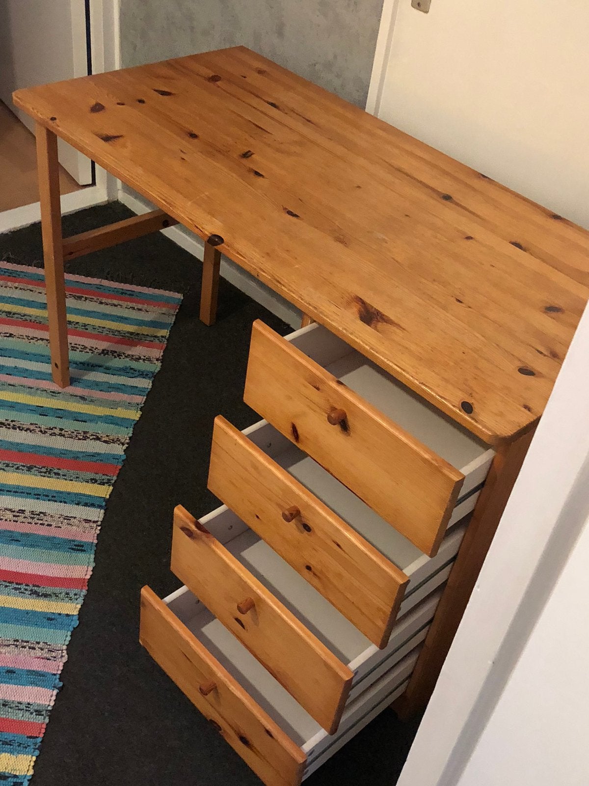 Een mooi bureau tafel zeer nette, Huis en Inrichting, Bureaus, Ophalen, Zo goed als nieuw