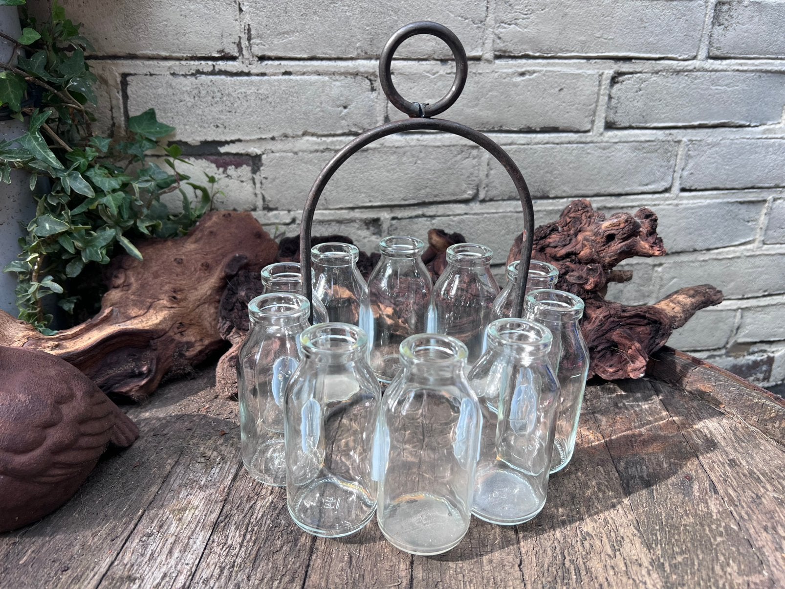 Decoratieve flessenhouder met 9 kleine flesjes, Ophalen of Verzenden, Zo goed als nieuw, Glas