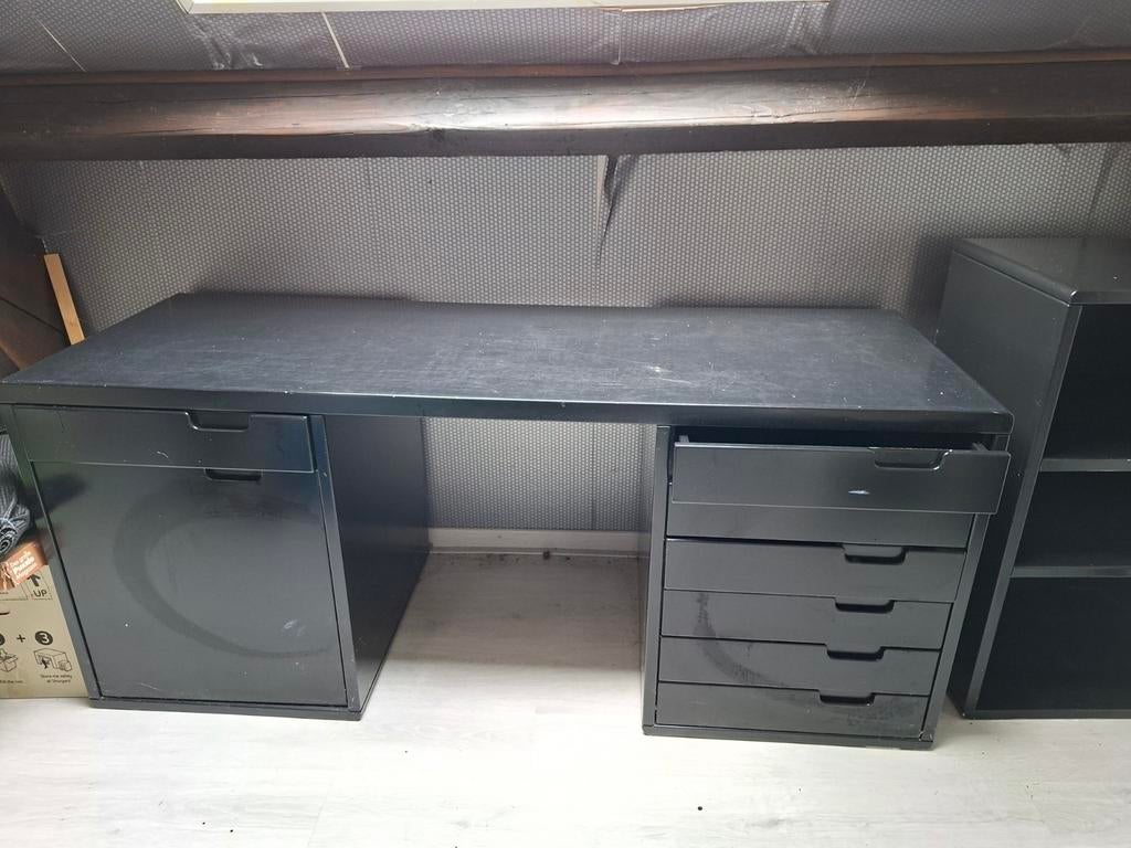 Zwart bureau met twee kasten, Huis en Inrichting, Bureaus, Ophalen, Gebruikt, Hout, Overige merken