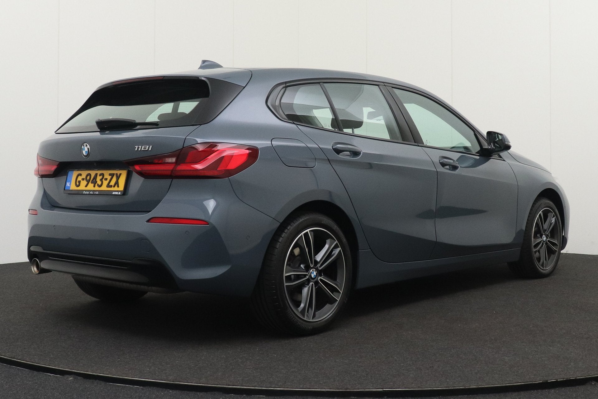 BMW 1-serie 118i Aut. 141 PK Sport Line Adapt. Cruise Carpla, Auto's, Dealer onderhouden, Stof, Gebruikt, Origineel Nederlands