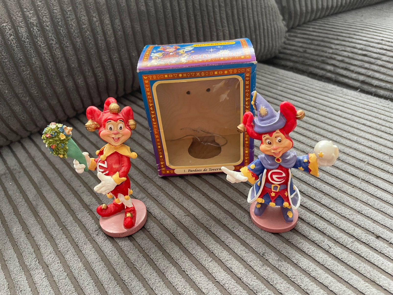 2 Pardoes figuurtjes beeldjes 1 de tovenaar 5 valentijn, Ophalen of Verzenden, Beeldje of Poppetje
