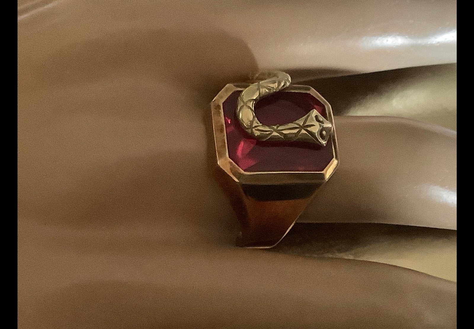 Prachtige vintage gouden ring edelsteen Robijn slang 14 k, Sieraden, Tassen en Uiterlijk, Ringen, 20 of groter, Verzenden, Heer