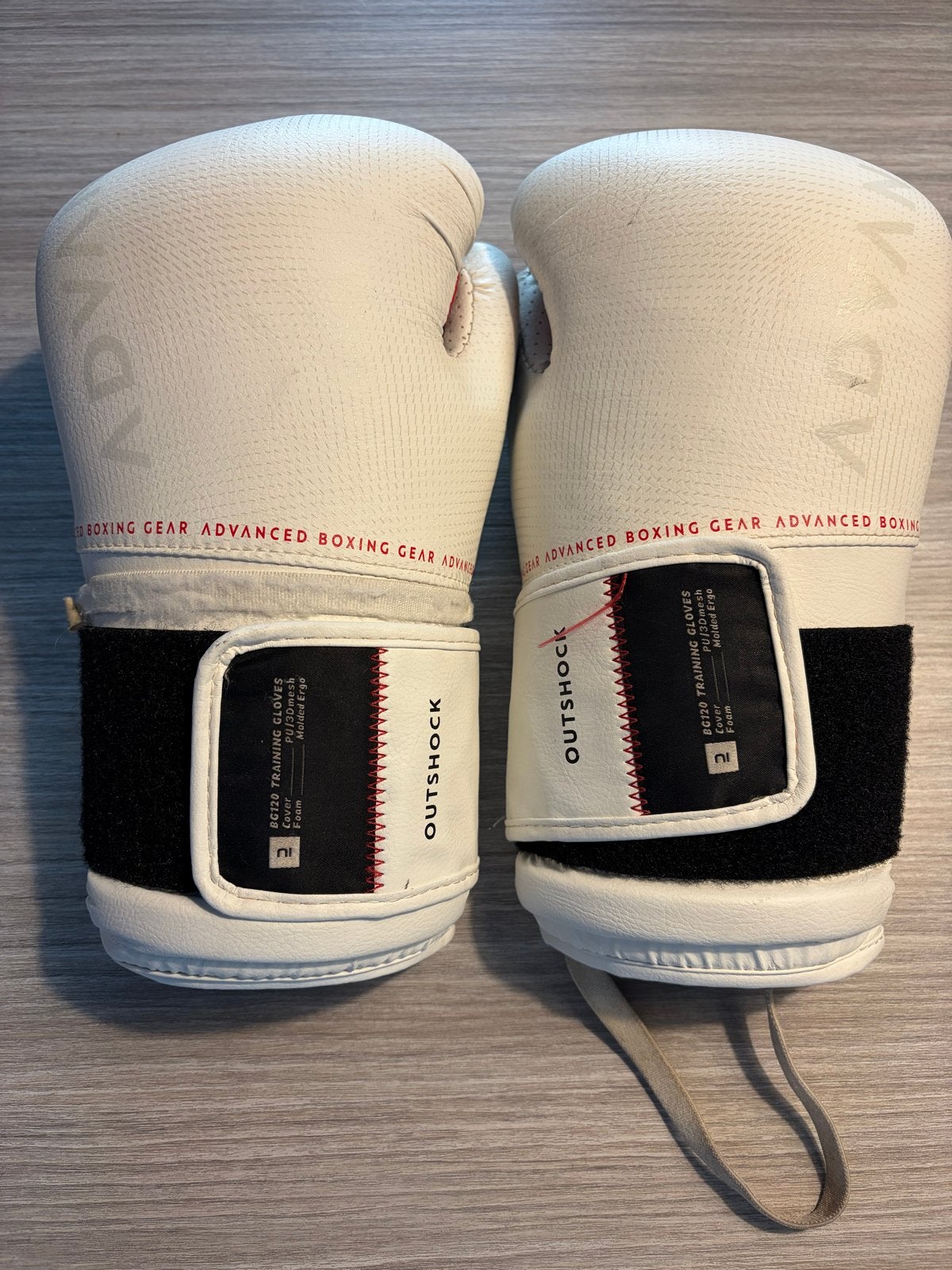 Witte bokshandschoenen - Outshock - Zo goed als nieuw, Sport en Fitness, Ophalen of Verzenden, Zo goed als nieuw, Bokshandschoenen