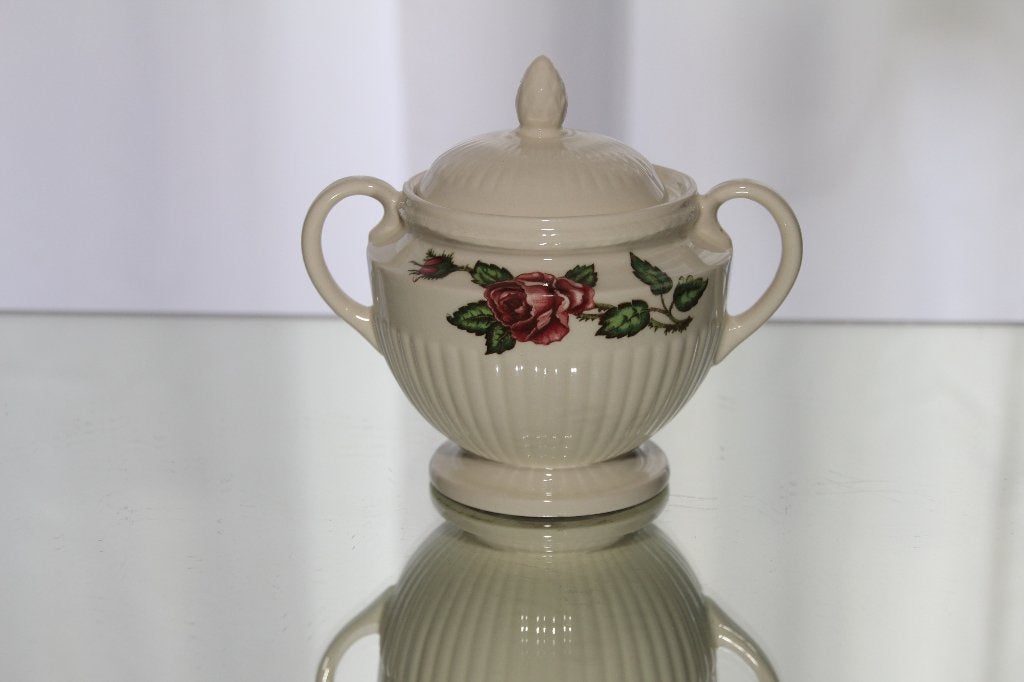 Wedgwood delen (Moss Rose, Edme, Barleston), Huis en Inrichting, Keuken | Servies, Ophalen, Zo goed als nieuw, Porselein, Compleet servies