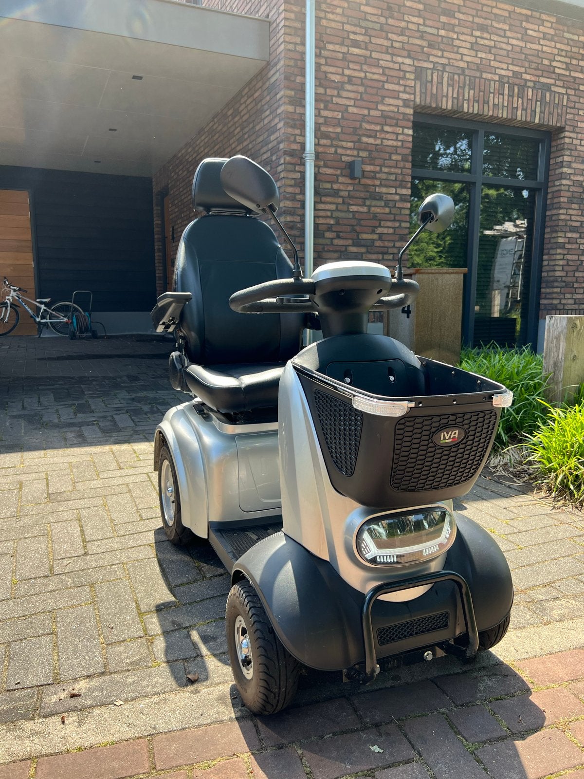 IVA Scootmobiel 30-40km actieradius en  18kmph., Ophalen, 46 km of meer, 16 km/u of meer